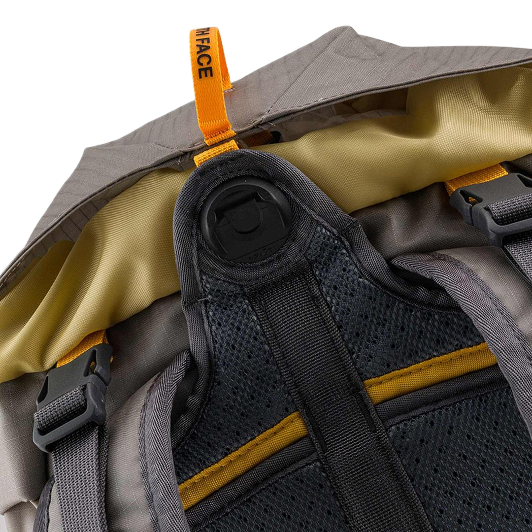 UNIVERSAL DAYPACK THE NORTH FACE